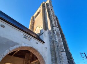 Eglise Saint-Martial à Châteauneuf-sur-Loire : Jeannette vous accueille tous les samedis de 15h à 17h.